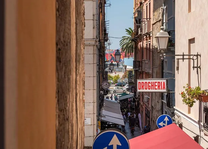 Leonida's 2 Open Space アパート