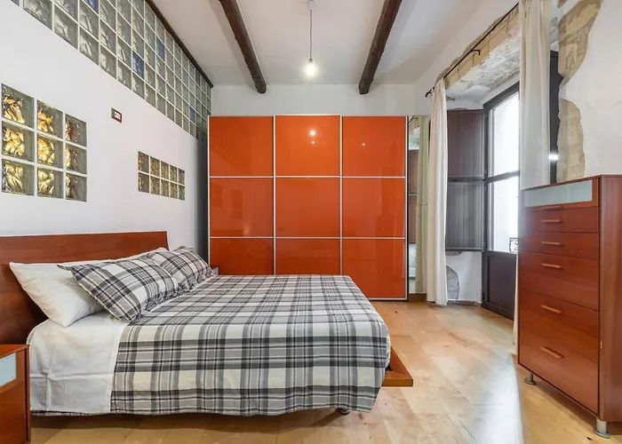 Leonida's 2 Open Space * カリアリ