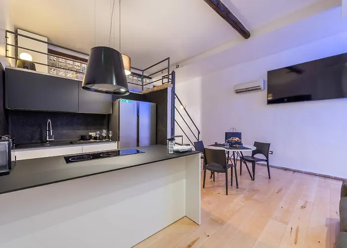 Leonida's 2 Open Space